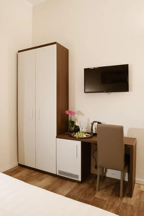 Elegant Rooms Roma - Guest House Bed & Breakfast Rom