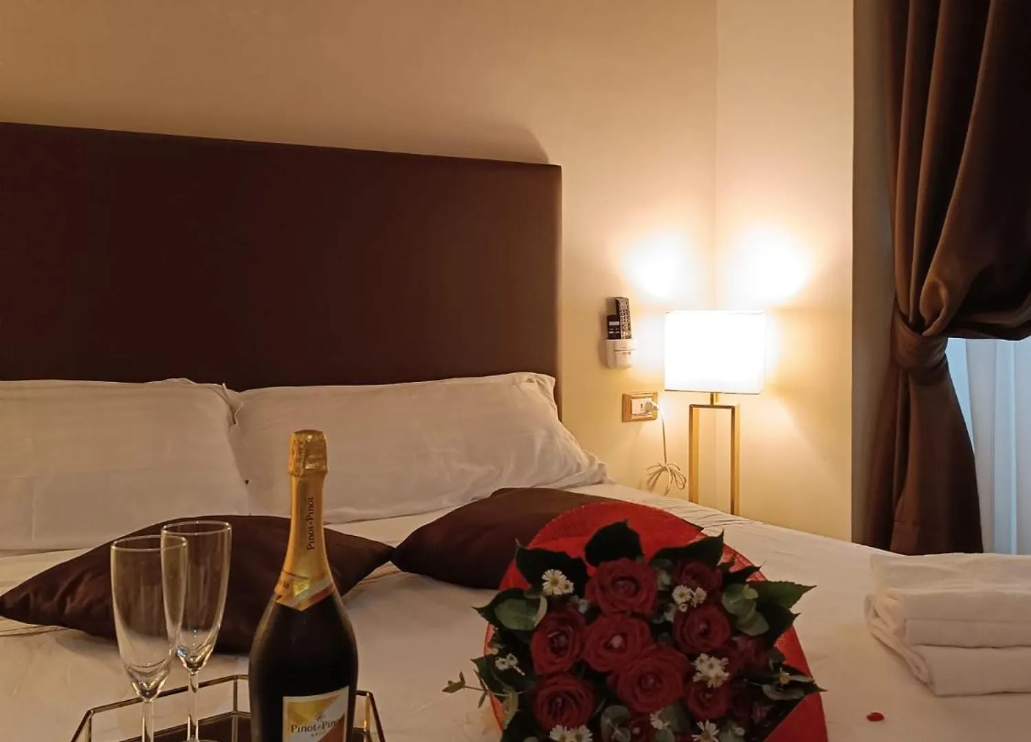 Bed & Breakfast Elegant Rooms Roma - Guest House